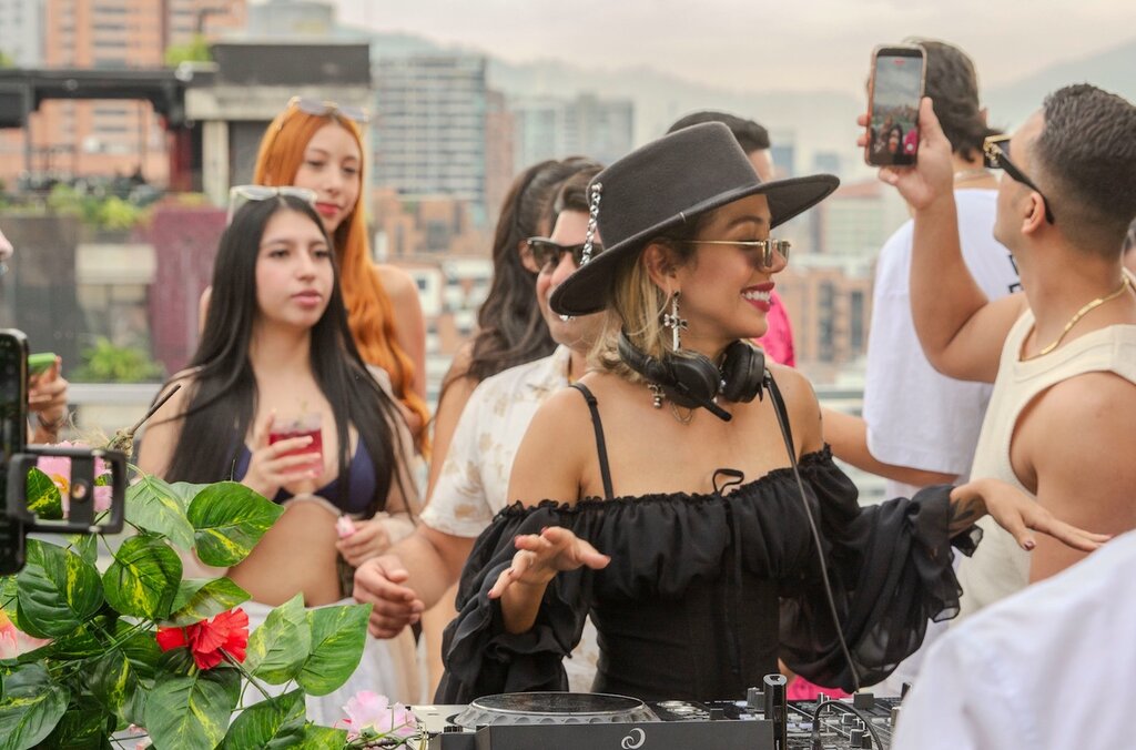 360 medellin vip tables